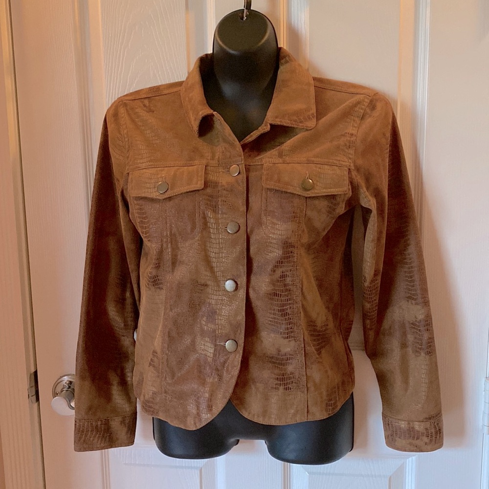 Super cute and comfortable jacket. Like new. Size SP